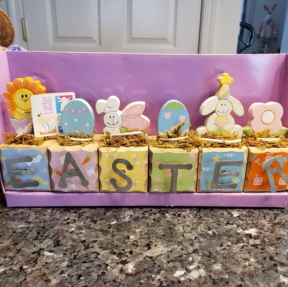 EASTER ITEMS, 5 Easter items Plus a couple extras thrown in - Picture 3 of 13